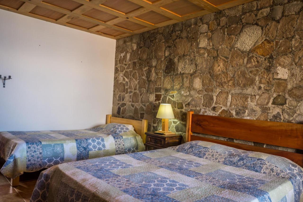 Terrazas Del Hotel San Antonio Palopó